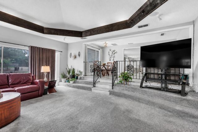 5435 Dry Creek Rd, Sacramento, CA 95838