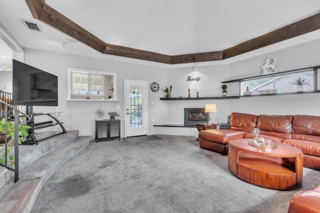 5435 Dry Creek Rd, Sacramento, CA 95838