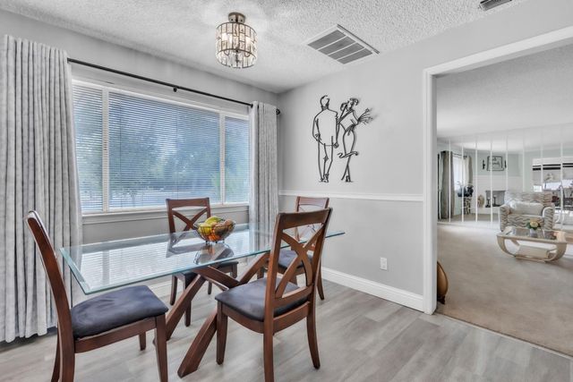 5435 Dry Creek Rd, Sacramento, CA 95838