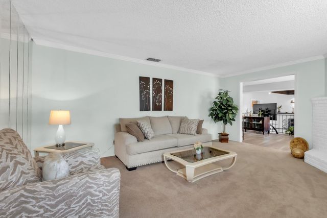 5435 Dry Creek Rd, Sacramento, CA 95838