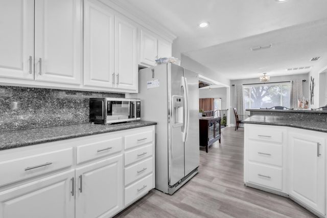 5435 Dry Creek Rd, Sacramento, CA 95838