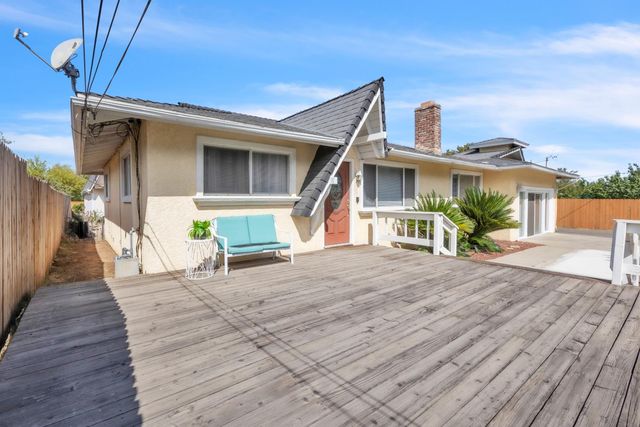 5435 Dry Creek Rd, Sacramento, CA 95838
