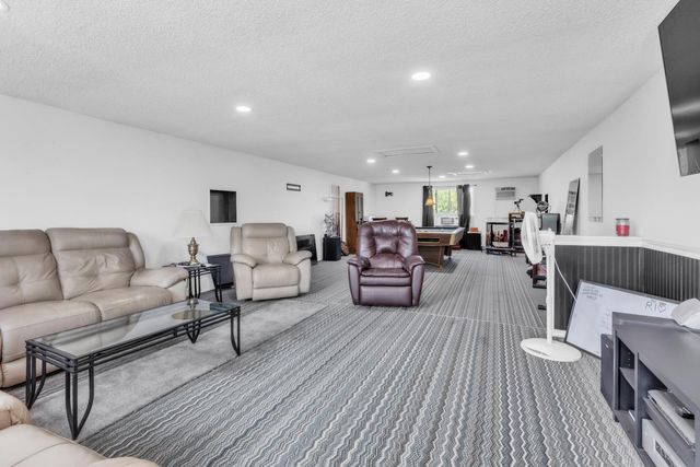 5435 Dry Creek Rd, Sacramento, CA 95838