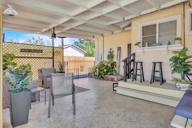 5435 Dry Creek Rd, Sacramento, CA 95838