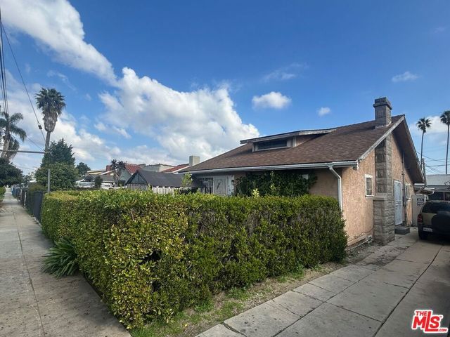 6648 8th Avenue, Los Angeles, CA 90043