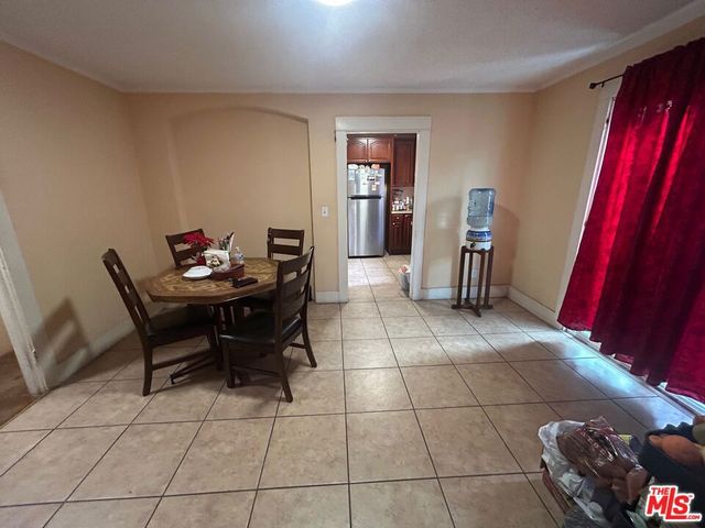 6648 8th Avenue, Los Angeles, CA 90043