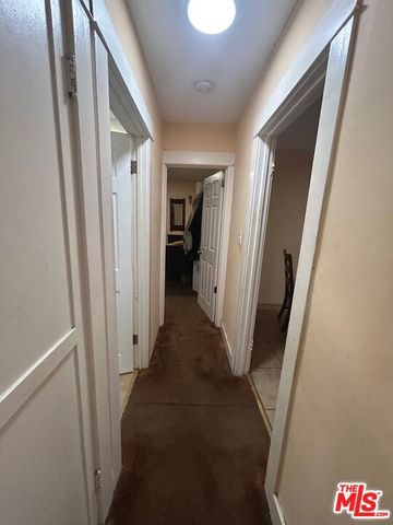 6648 8th Avenue, Los Angeles, CA 90043