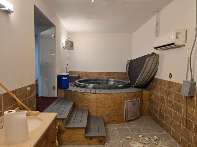 4940 W North Avenue, Chicago, IL 60639