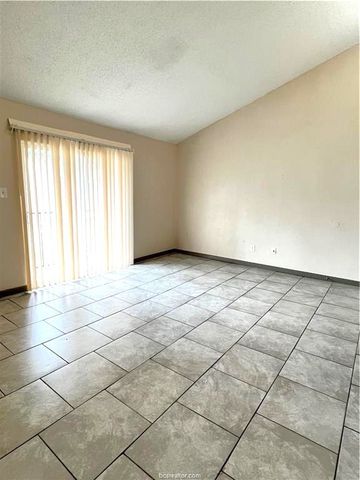 2000 Kazmeier 22, Bryan, TX 77802