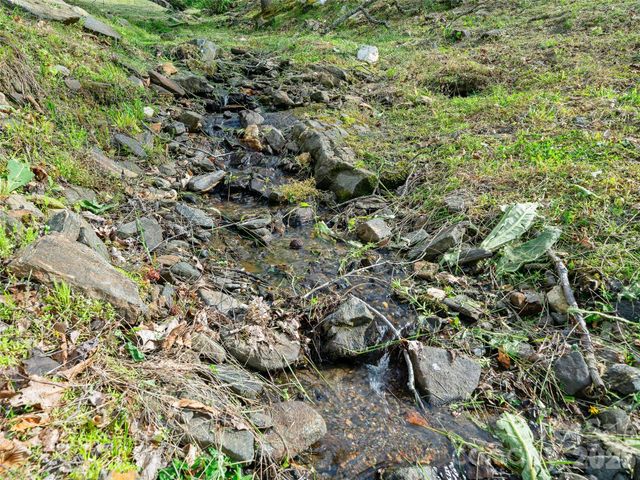 101 Waterwheel Drive, Green Mountain, NC 28740