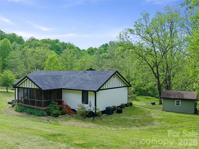 101 Waterwheel Drive, Green Mountain, NC 28740