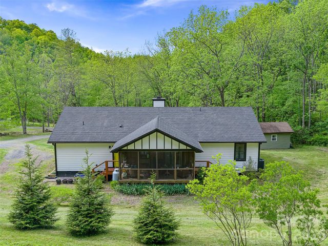 101 Waterwheel Drive, Green Mountain, NC 28740