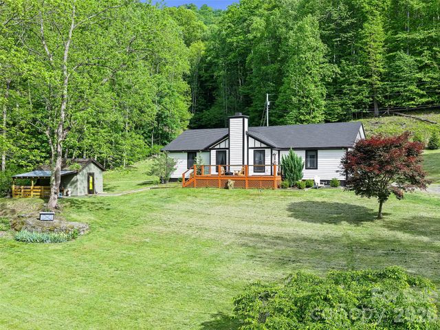 101 Waterwheel Drive, Green Mountain, NC 28740