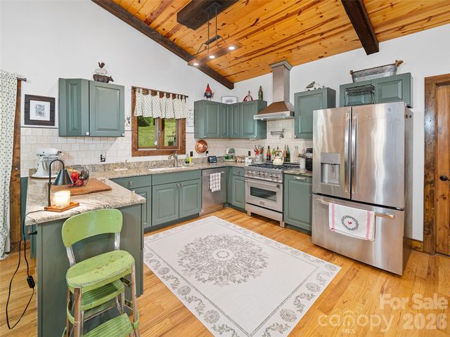 101 Waterwheel Drive, Green Mountain, NC 28740