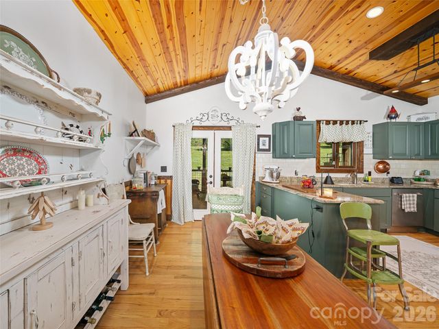 101 Waterwheel Drive, Green Mountain, NC 28740
