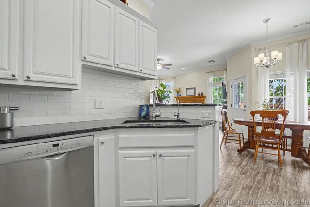 11701 S Forest Court, Jenks, OK 74037