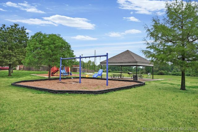 11701 S Forest Court, Jenks, OK 74037