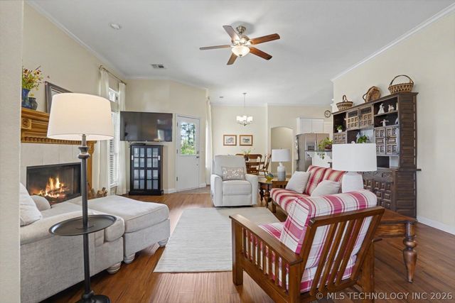 11701 S Forest Court, Jenks, OK 74037