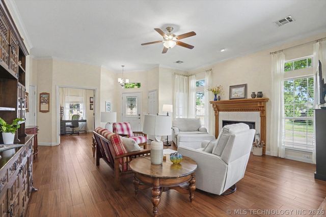 11701 S Forest Court, Jenks, OK 74037