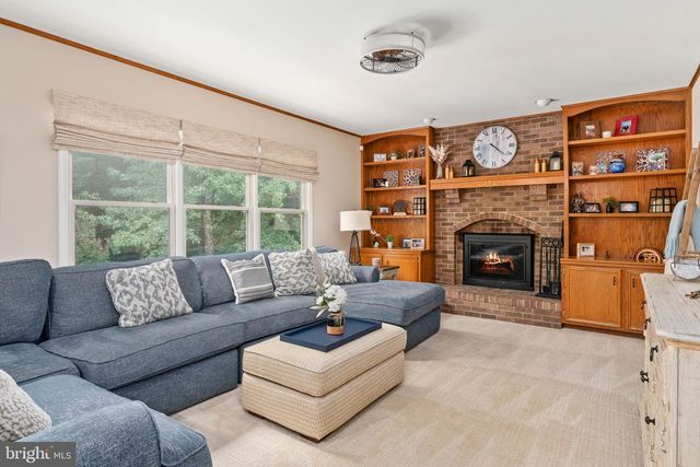 100 BOSCOBEL RD, Fredericksburg, VA 22405