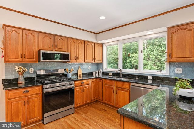 100 BOSCOBEL RD, Fredericksburg, VA 22405