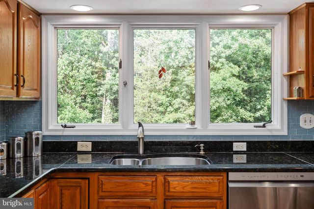 100 BOSCOBEL RD, Fredericksburg, VA 22405