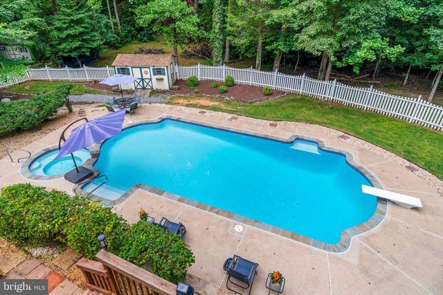 100 BOSCOBEL RD, Fredericksburg, VA 22405