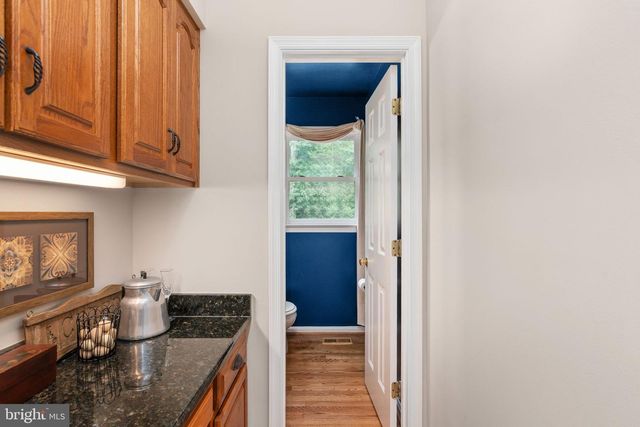 100 BOSCOBEL RD, Fredericksburg, VA 22405