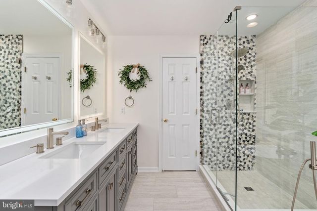 100 BOSCOBEL RD, Fredericksburg, VA 22405