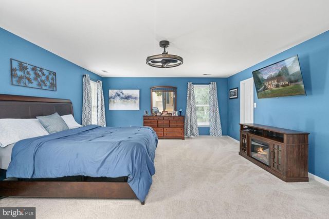 100 BOSCOBEL RD, Fredericksburg, VA 22405