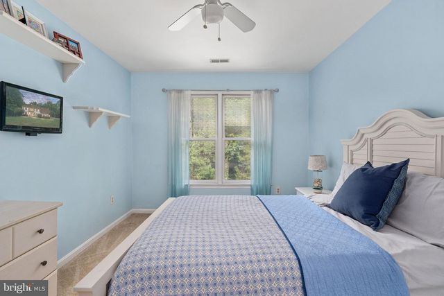 100 BOSCOBEL RD, Fredericksburg, VA 22405
