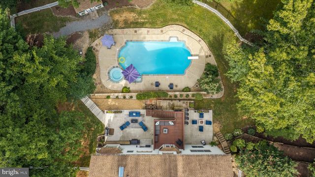 100 BOSCOBEL RD, Fredericksburg, VA 22405