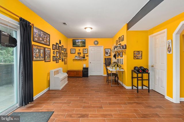 100 BOSCOBEL RD, Fredericksburg, VA 22405