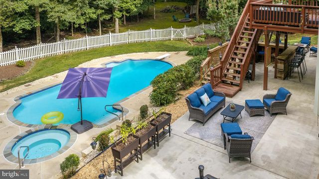 100 BOSCOBEL RD, Fredericksburg, VA 22405