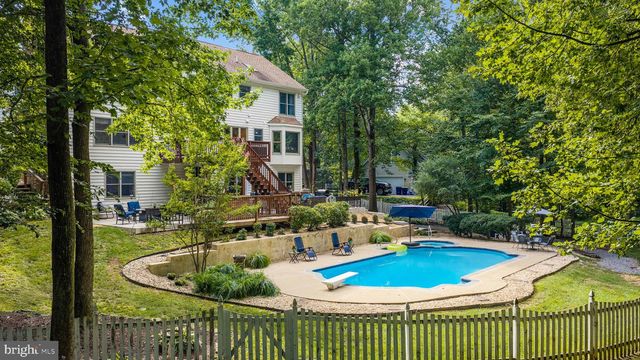 100 BOSCOBEL RD, Fredericksburg, VA 22405