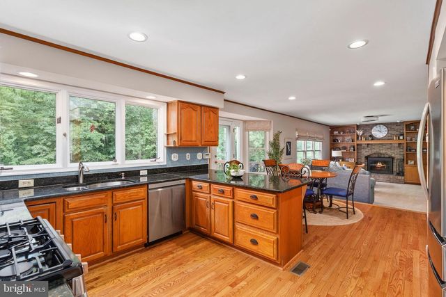 100 BOSCOBEL RD, Fredericksburg, VA 22405