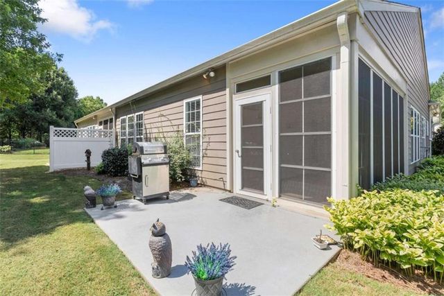 6142 Longleaf Drive, Hoschton, GA 30548