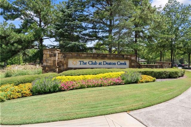 6142 Longleaf Drive, Hoschton, GA 30548