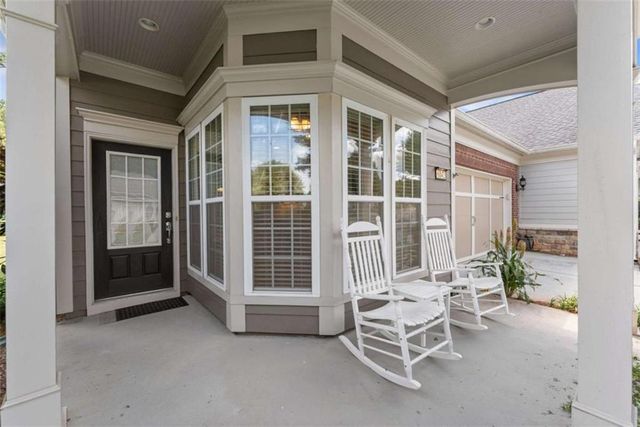 6142 Longleaf Drive, Hoschton, GA 30548