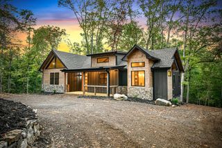 267 Indian Trail, Mccaysville, GA 30555