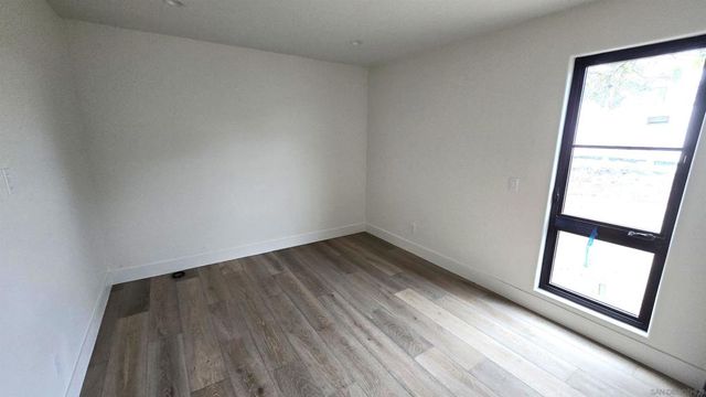 227 Hill Dr, Vista, CA 92083