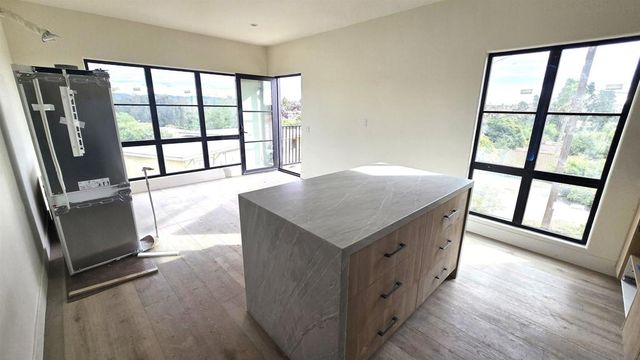 227 Hill Dr, Vista, CA 92083