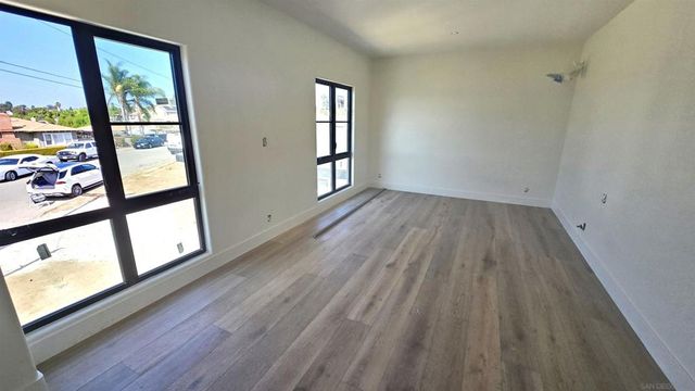 227 Hill Dr, Vista, CA 92083