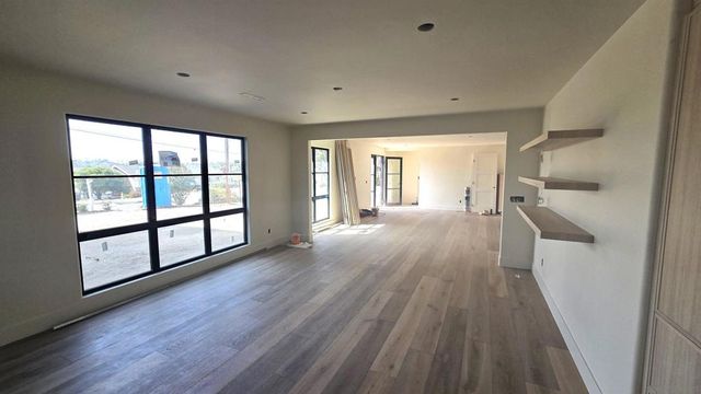 227 Hill Dr, Vista, CA 92083