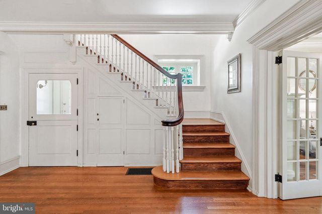 443 SAINT DAVIDS AVE, Wayne, PA 19087