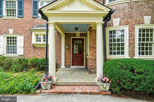 443 SAINT DAVIDS AVE, Wayne, PA 19087