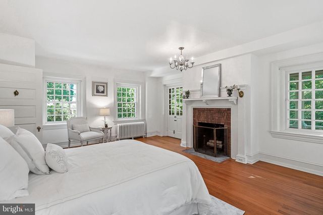 443 SAINT DAVIDS AVE, Wayne, PA 19087