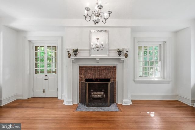 443 SAINT DAVIDS AVE, Wayne, PA 19087