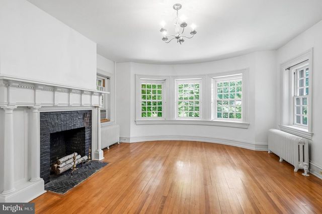 443 SAINT DAVIDS AVE, Wayne, PA 19087
