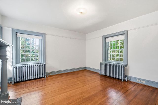 443 SAINT DAVIDS AVE, Wayne, PA 19087